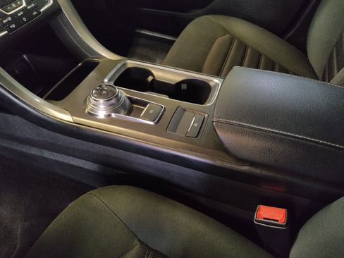 Used 2018 Ford Fusion SE w/ Fusion SE Technology Package FWD image 26