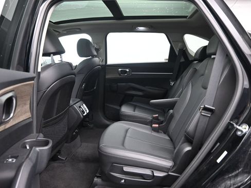 Used 2023 Kia Sorento EX w/ Panoramic Sunroof Package FWD image 26