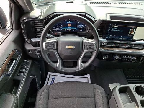 Certified 2024 Chevrolet Silverado 1500 LT AWD/4WD image 12