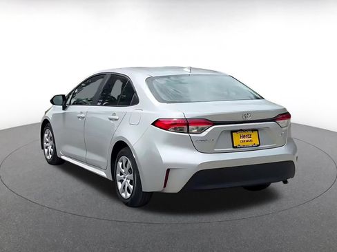 Used 2025 Toyota Corolla LE FWD image 11