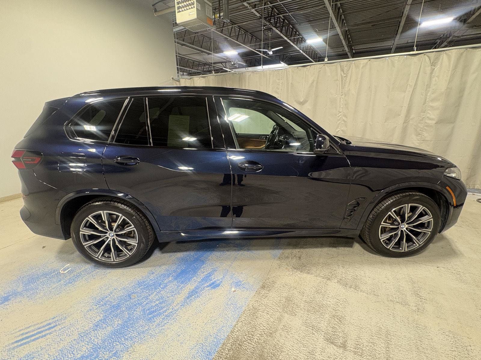 Used 2024 BMW X5 xDrive40i w/ M Sport Package AWD/4WD image 17