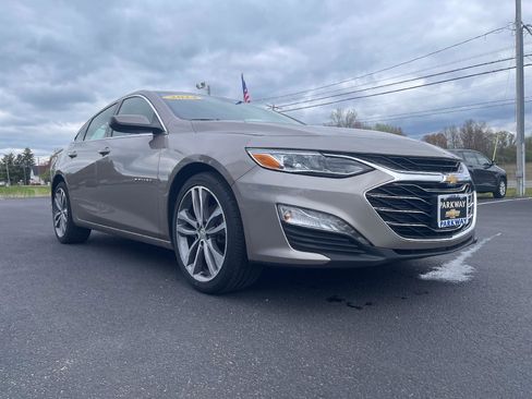 Used 2024 Chevrolet Malibu LT FWD image 1