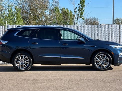 Used 2023 Buick Enclave Premium w/ Experience Buick Package AWD/4WD image 3