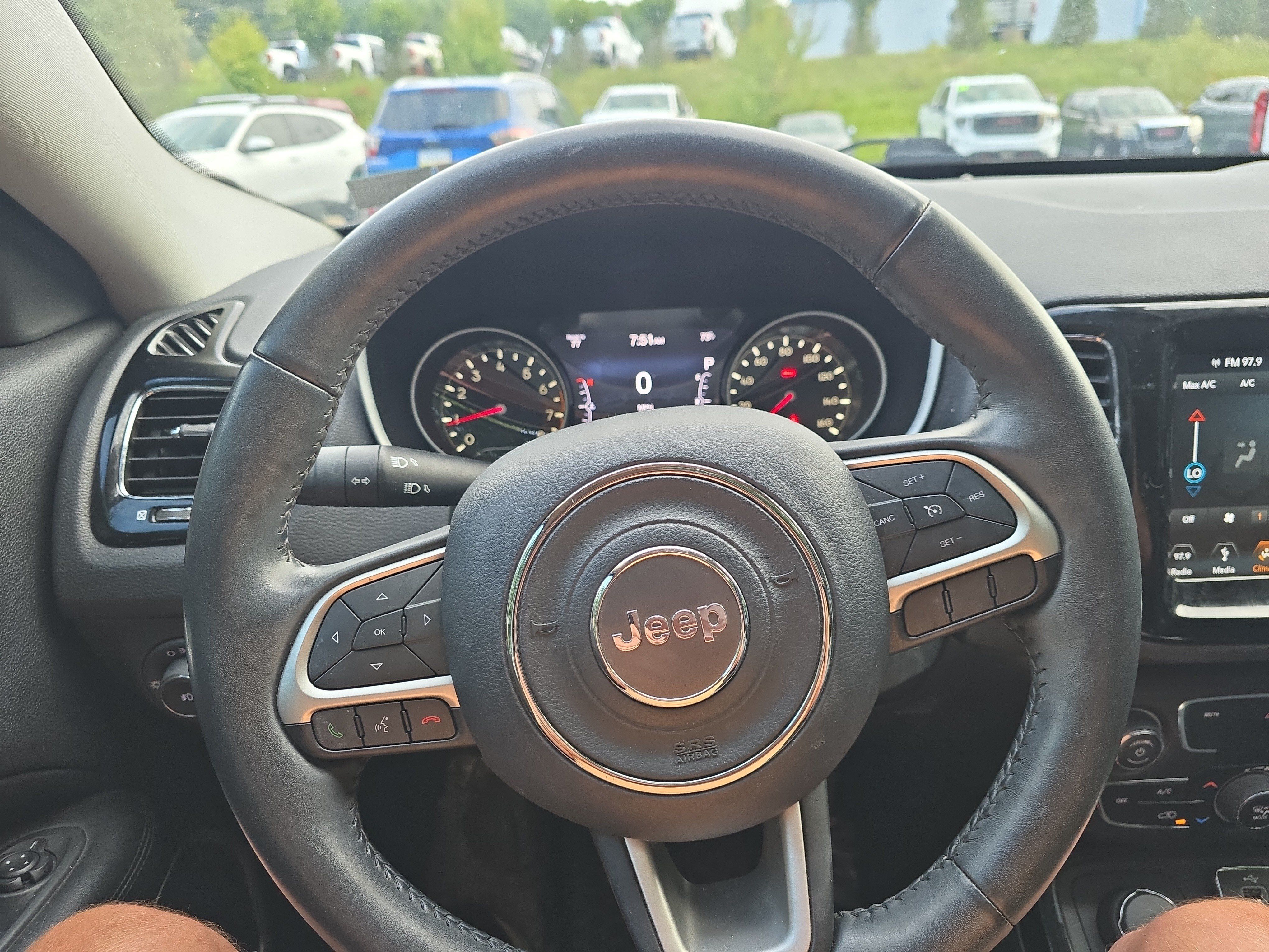 Used 2018 Jeep Compass Latitude w/ Popular Equipment Group AWD/4WD image 16