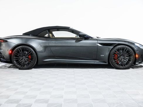 Used 2021 Aston Martin DBS Superleggera Volante image 20