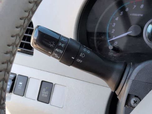 Used 2014 Toyota Sienna XLE FWD image 27