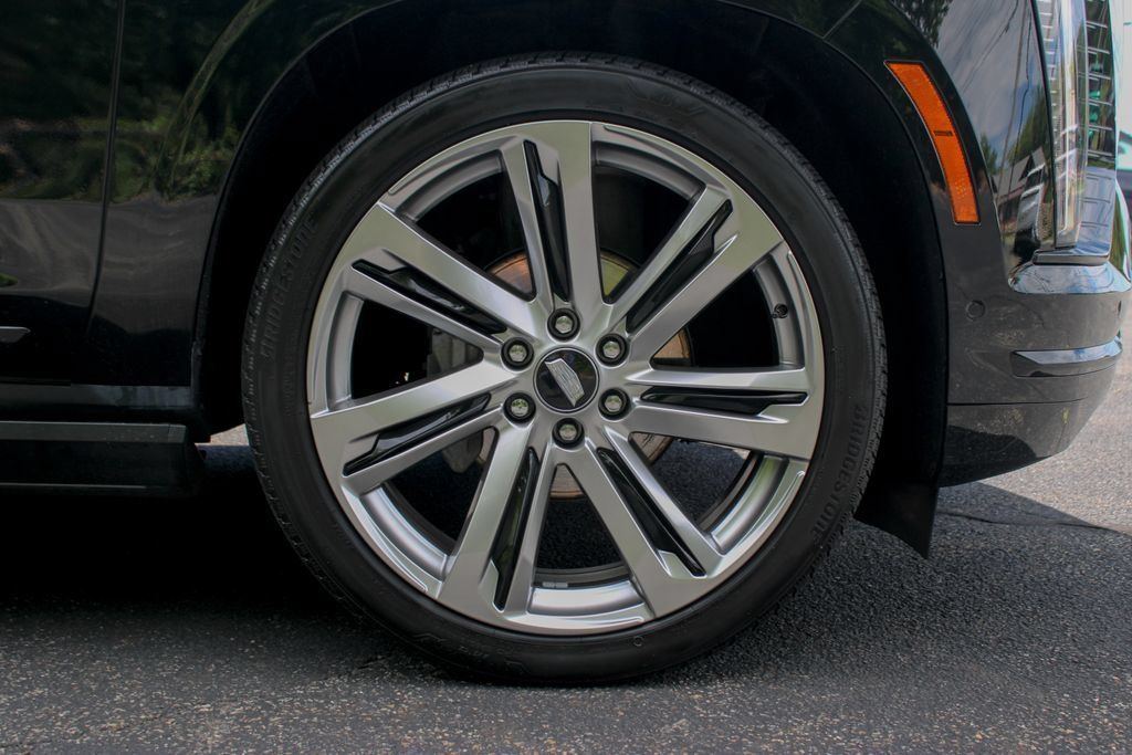Used 2025 Cadillac Escalade ESV Sport Platinum AWD/4WD image 7