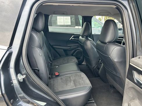 Used 2024 Mitsubishi Outlander SE FWD image 43
