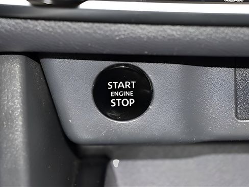 Used 2024 Nissan Rogue SV image 20