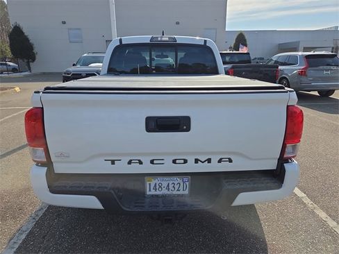 Used 2016 Toyota Tacoma SR5 image 4