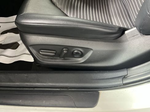 Used 2021 Toyota Camry SE image 14