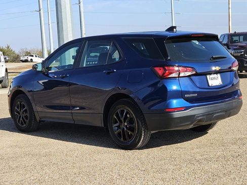 Used 2022 Chevrolet Equinox LS image 6