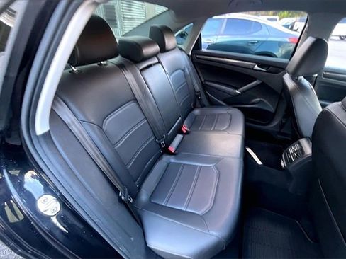 Used 2020 Volkswagen Passat 2.0T R-Line image 29