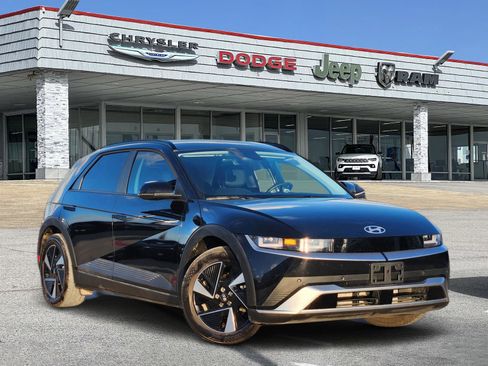 Used 2025 Hyundai Ioniq 5 SEL image 1