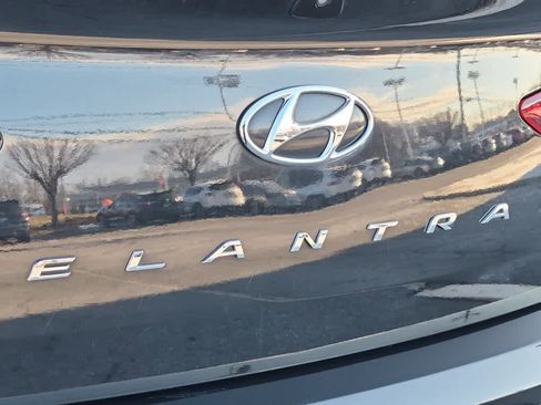 Used 2020 Hyundai Elantra SEL image 23