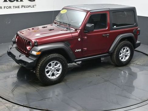 Used 2021 Jeep Wrangler Sport image 38