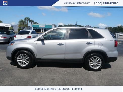 Used 2014 Kia Sorento LX FWD image 11