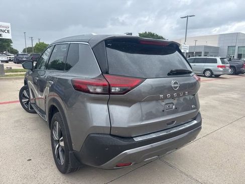 Used 2023 Nissan Rogue SL w/ SL Premium Package image 4