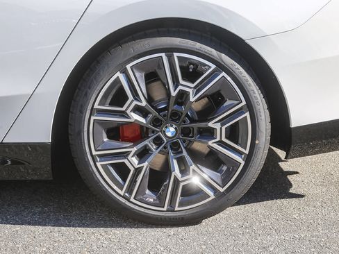 New 2026 BMW 540i xDrive w/ M Sport Package image 8