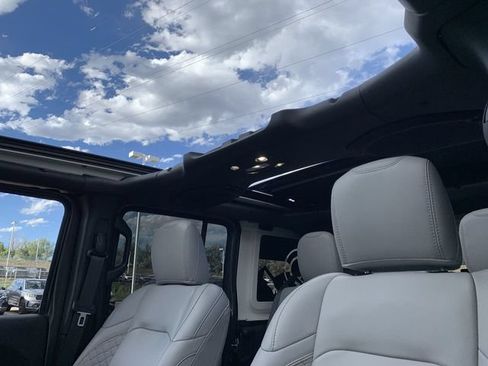 Used 2021 Jeep Wrangler Unlimited Sahara AWD/4WD image 31