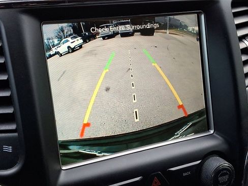 Used 2017 Jeep Grand Cherokee Altitude image 15