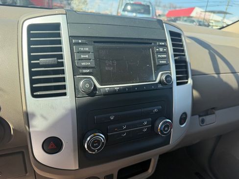 Used 2017 Nissan Frontier SV image 11