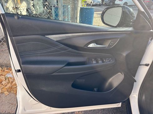 Used 2025 Buick Envista Sport Touring image 20