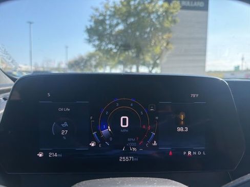 Used 2025 Chevrolet Traverse LT w/ Driver Confidence Package image 17