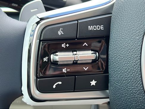 New 2026 Kia Carnival EX FWD image 19