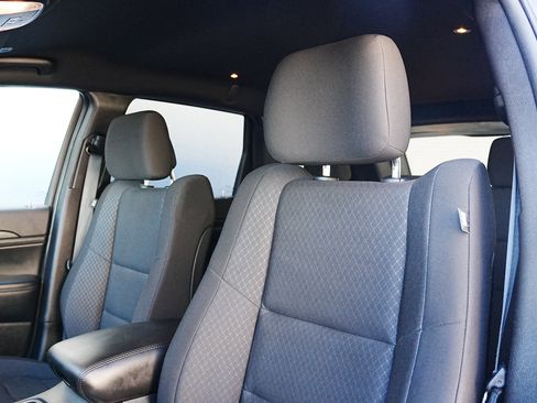 Used 2020 Jeep Grand Cherokee Laredo w/ Security & Convenience Group image 10