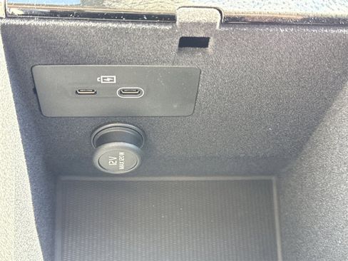 New 2026 Volvo XC90 B5 Plus w/ Protection Package Premier image 31