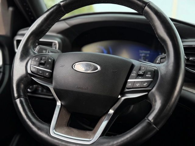 Certified 2020 Ford Explorer Platinum w/ Premium Technology Package AWD/4WD image 10