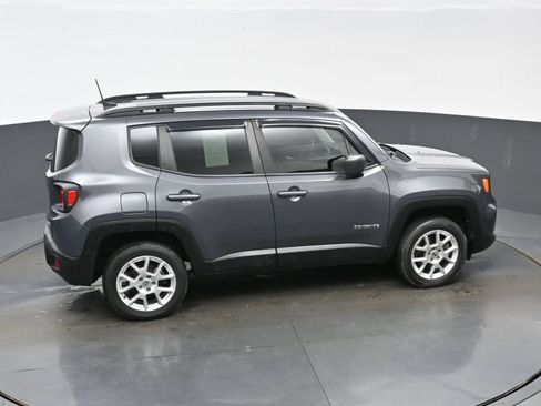Used 2022 Jeep Renegade Latitude AWD/4WD image 39