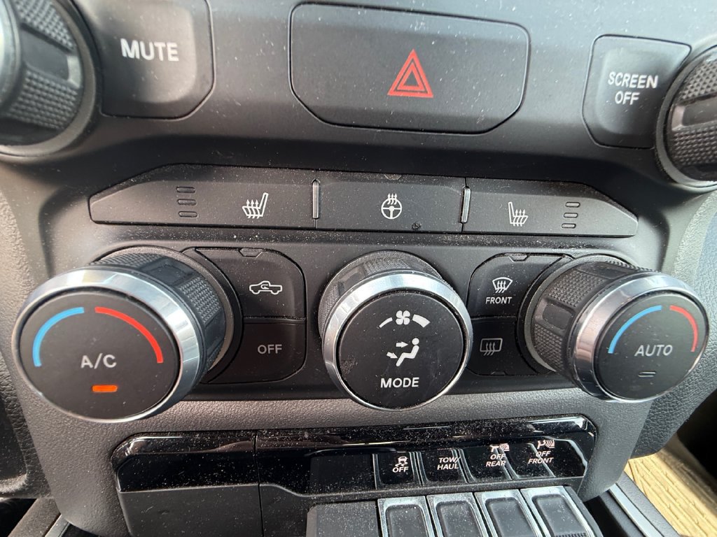 Used 2022 RAM 1500 Big Horn AWD/4WD image 33