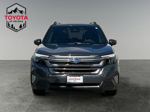 Used 2025 Subaru Forester Premium AWD/4WD image 8