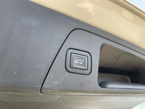 Used 2020 Buick Envision Essence FWD image 41
