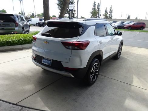 Certified 2024 Chevrolet TrailBlazer LT w/ LT Cold Weather Package image 11