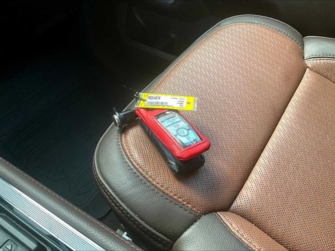 Used 2023 Ford F450 King Ranch w/ Chrome Package image 13