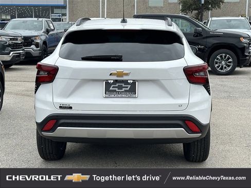 New 2026 Chevrolet Trax LT w/ Driver Confidence Package image 5