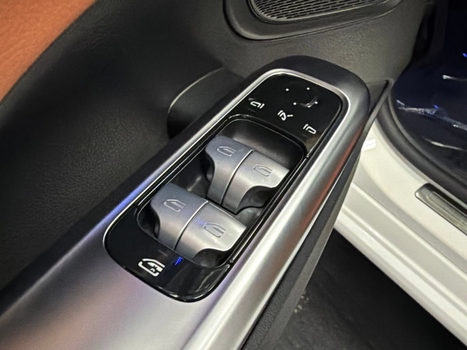 Used 2024 Mercedes-Benz C 300 Sedan image 21