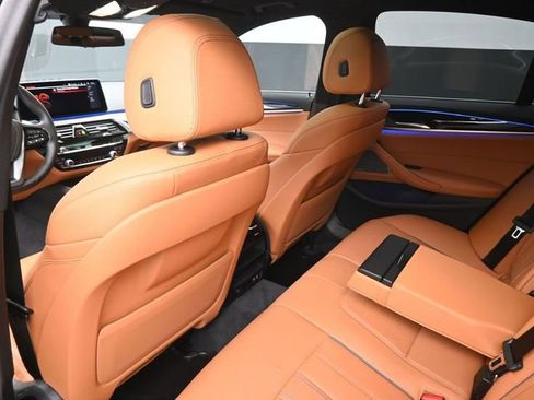 Used 2022 BMW 540i w/ Premium Package image 10