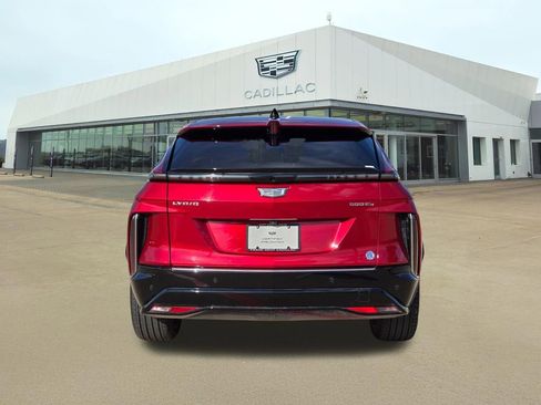 Certified 2025 Cadillac Lyriq Luxury w/ LPO, Floor Liner Package image 5