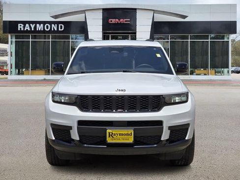 Used 2023 Jeep Grand Cherokee L Laredo AWD/4WD image 2