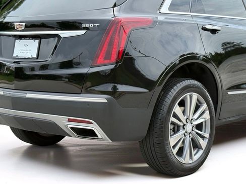 Certified 2025 Cadillac XT5 Premium Luxury w/ LPO, Floor Liner Package AWD/4WD image 19