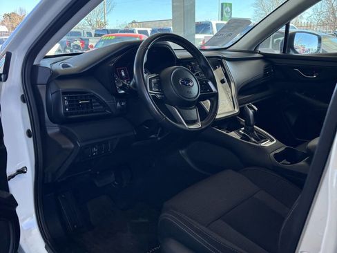Used 2023 Subaru Outback Premium image 9
