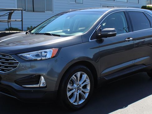 Used 2019 Ford Edge Titanium w/ Equipment Group 301A image 2