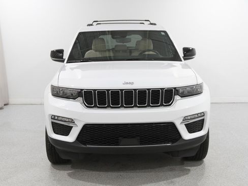 Used 2024 Jeep Grand Cherokee Limited image 2