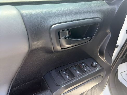 Used 2020 Toyota Tacoma SR w/ SR Convenience Package RWD image 19