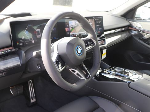 Certified 2026 BMW 550e xDrive w/ Premium Package AWD/4WD image 14