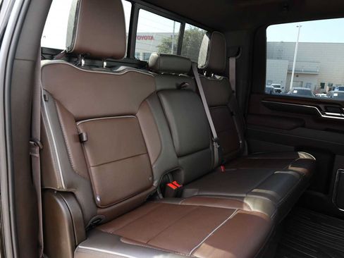 Used 2024 GMC Sierra 2500 Denali w/ Denali Reserve Package AWD/4WD image 36